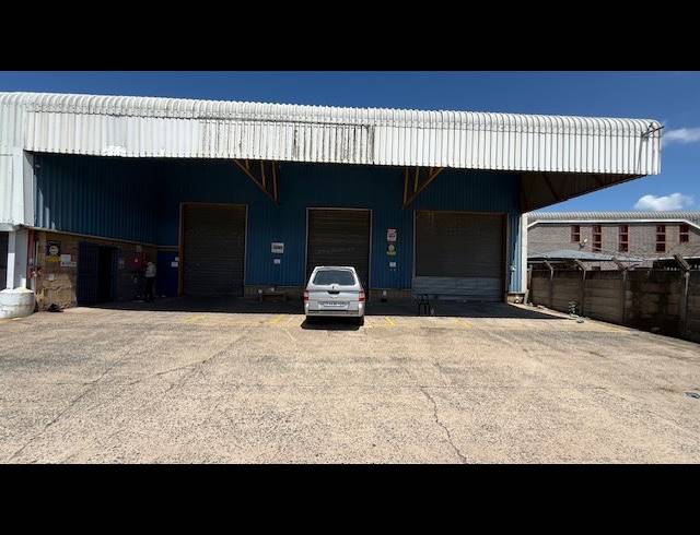 1,943M² WAREHOUSE TO LET IN SPRINGFIELD PARK